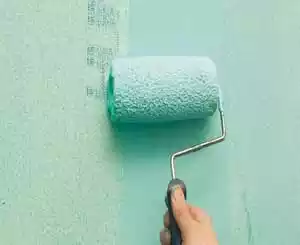 2:a strykning på vägg med K1